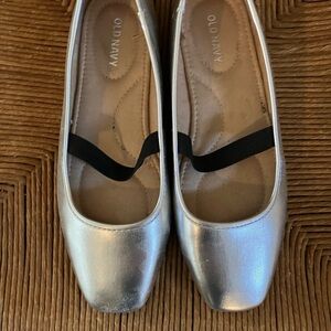Old Navy Metallic Silver Flats for Women